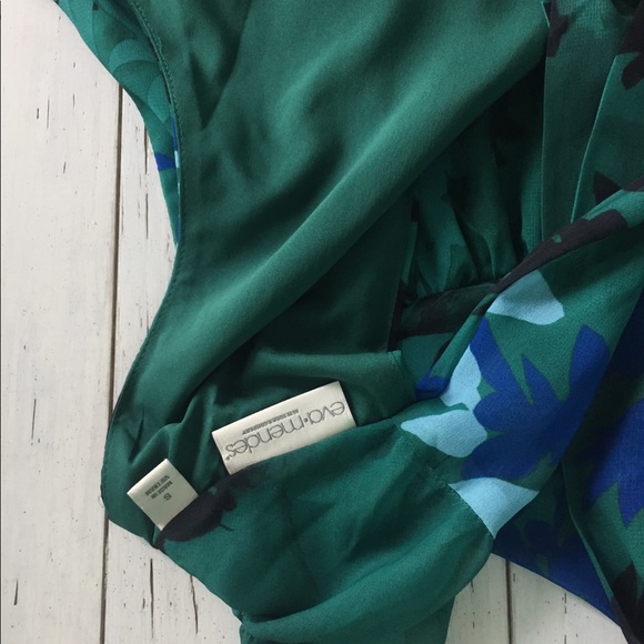 Eva Mendes New York & company sleeveless Top - Picture 6 of 7